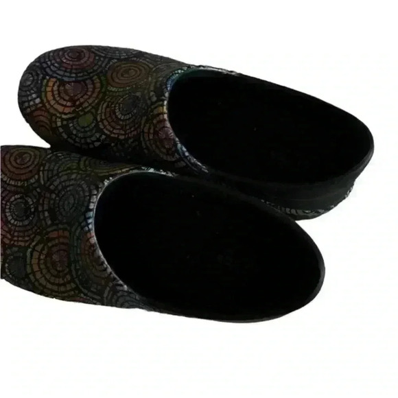 Crocs Triple Comfort Tie Dye Clog, Nurse Clog Size W9 - Picture 4 of 6